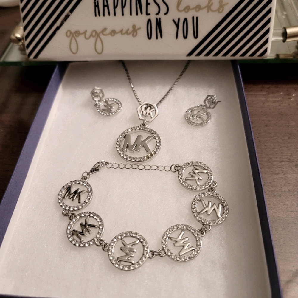 Fashion Jewelry Silver Letterman M @ K Set